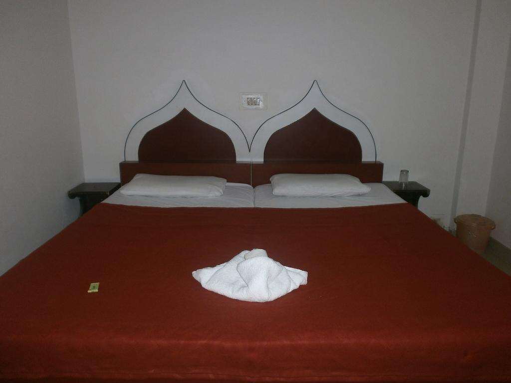 Hotel Safari Agra  Room photo